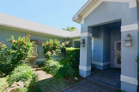 A home in LAKELAND