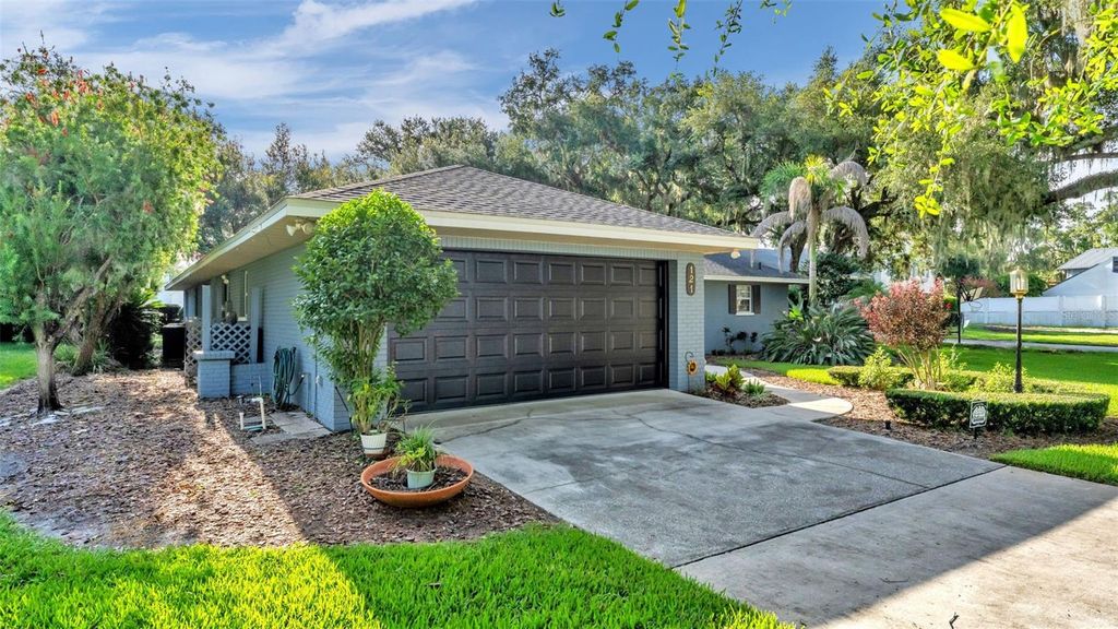 Photo of 121 Shadow Lane, Lakeland, FL 33813 (MLS # L4963668)