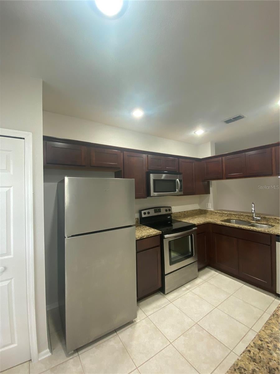 8547 HUNTERS KEY CIR