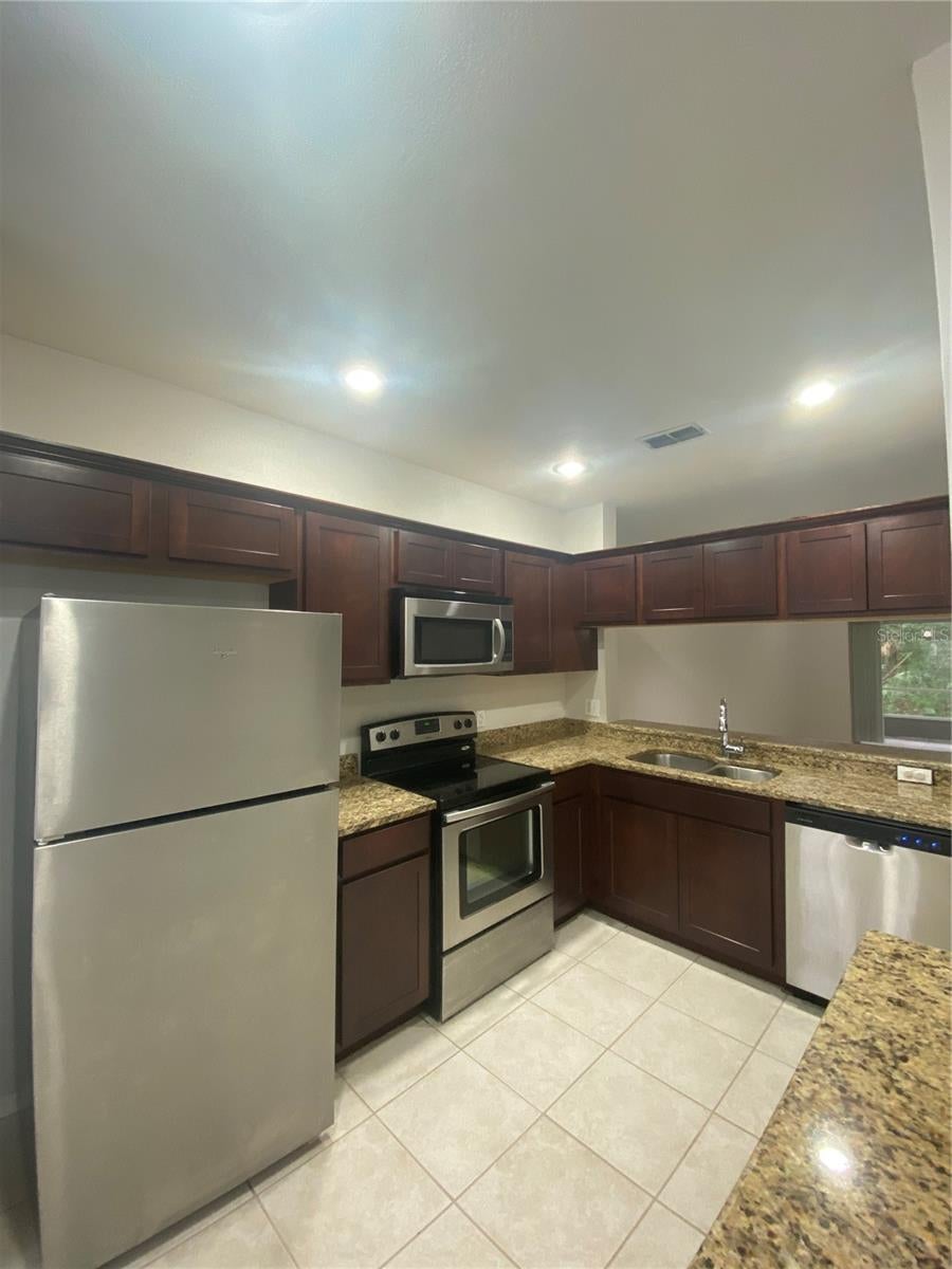 8547 HUNTERS KEY CIR