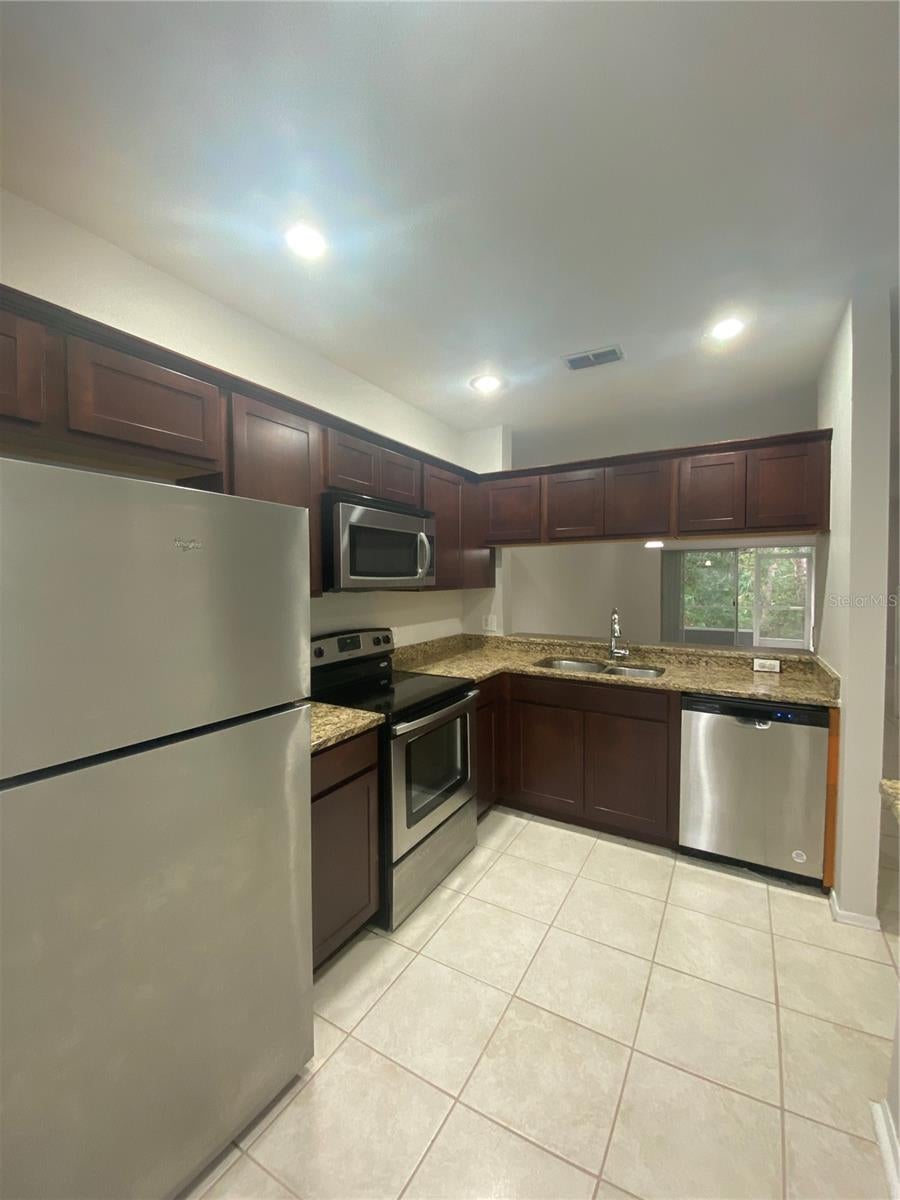8547 HUNTERS KEY CIR