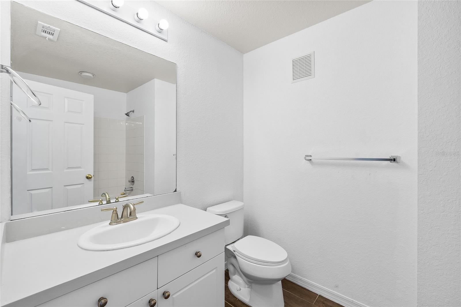 THE ENCLAVE AT RICHMOND PLACE - Residential