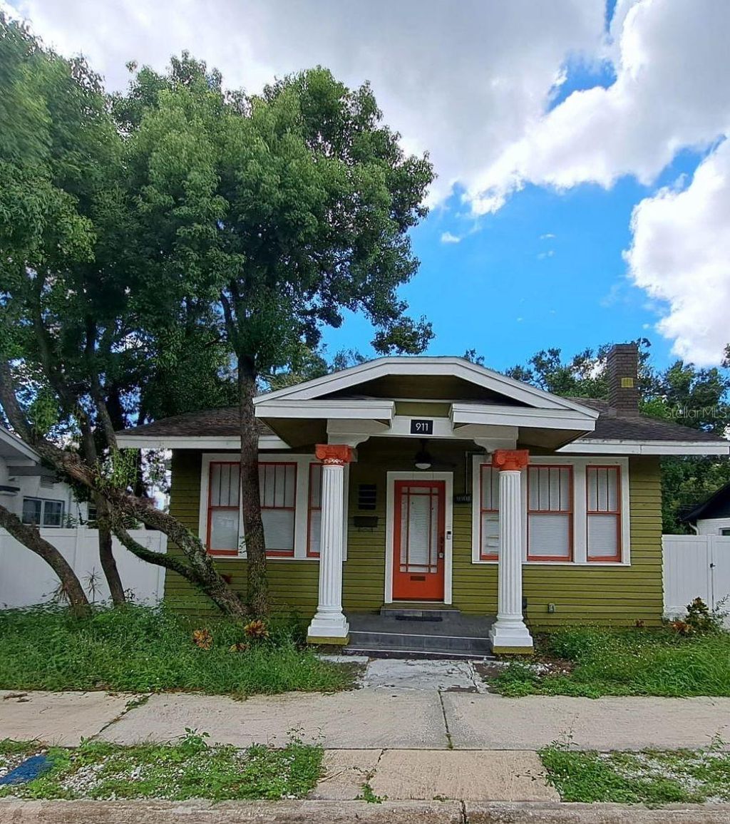 Photo of 911 E Lake Avenue, Tampa, FL 33605 (MLS # TB8459515)