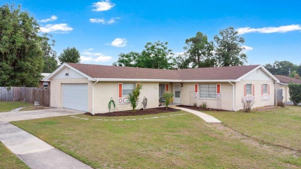 Photo of 5827 Flori Lane, Orlando, FL 32808 (MLS # O6406791)