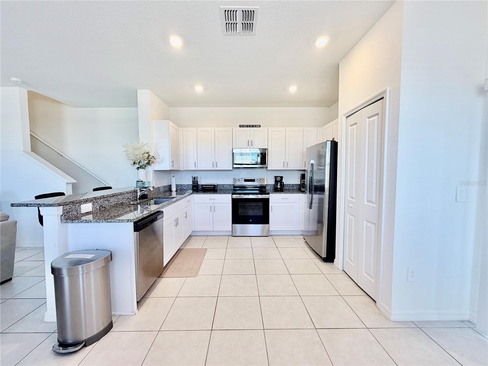 SOUTH SHORE POINTE - Residential Lease