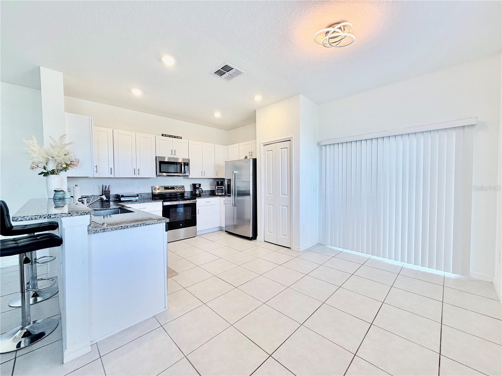 SOUTH SHORE POINTE - Residential Lease