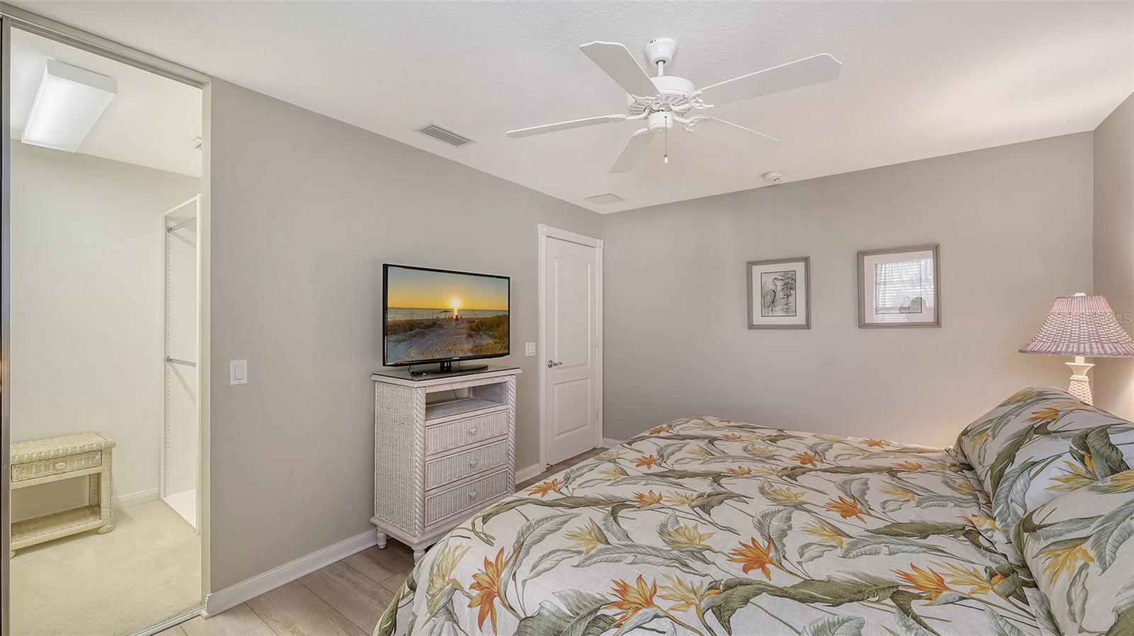 VILLAGEWALK - Residential