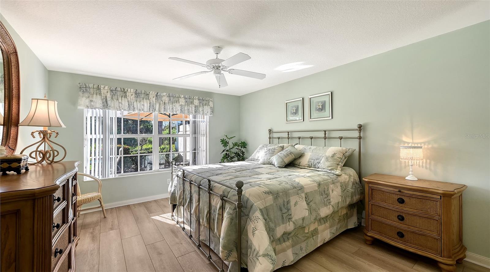 VILLAGEWALK - Residential