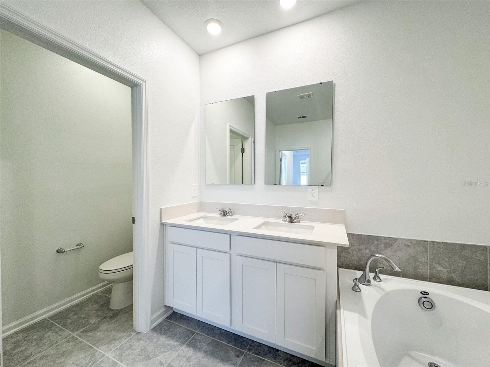 CHAMPIONS POINTE - Residential Lease