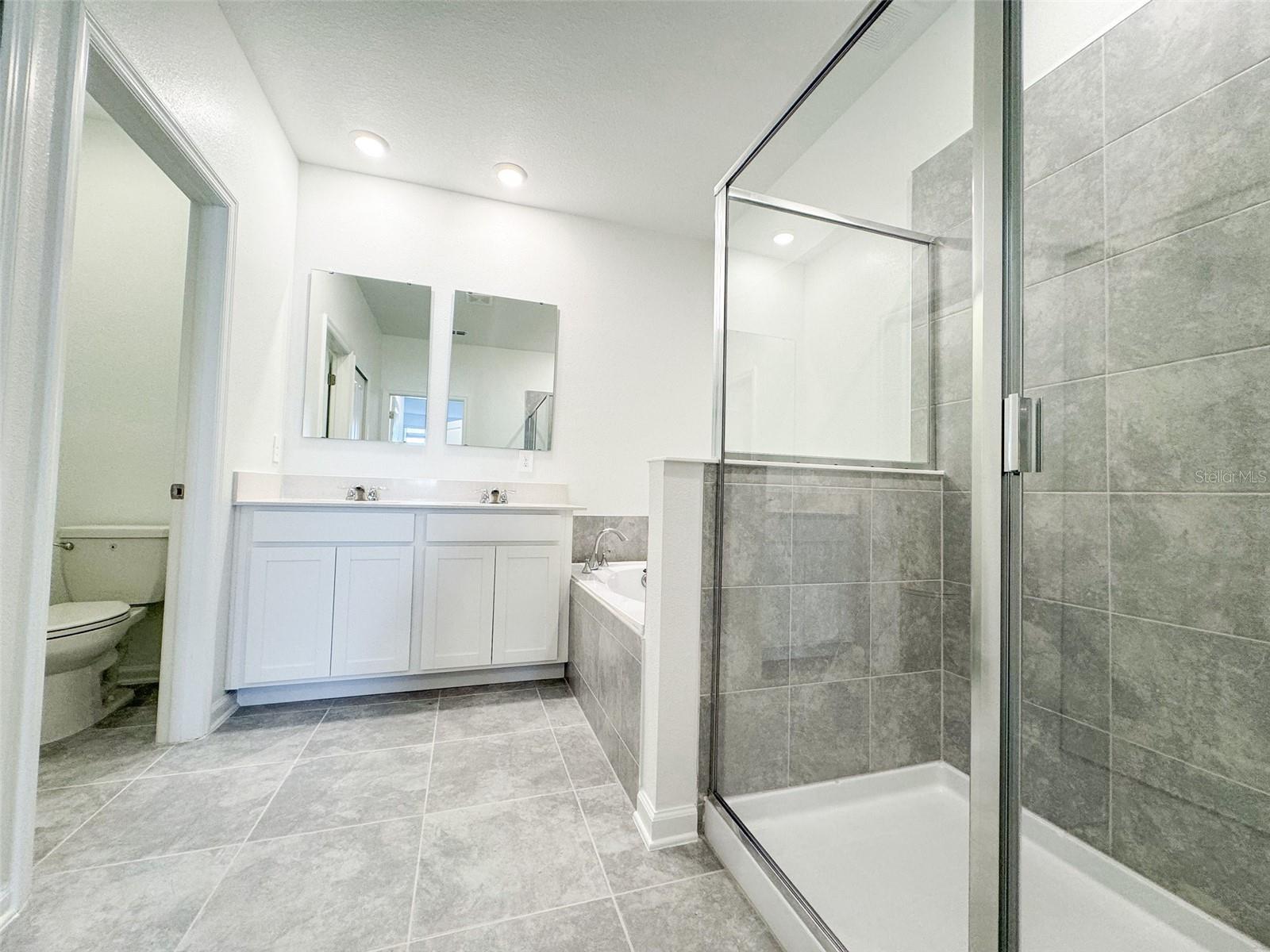 CHAMPIONS POINTE - Residential Lease