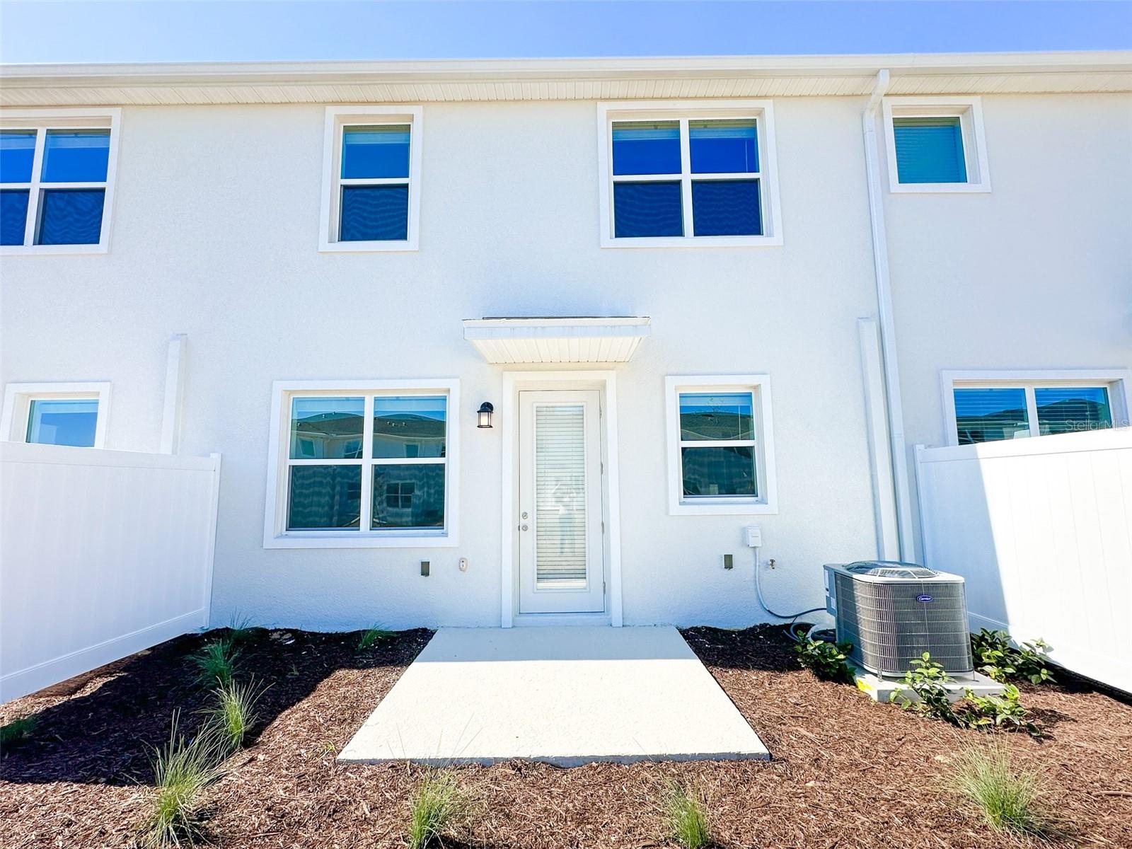 CHAMPIONS POINTE - Residential Lease