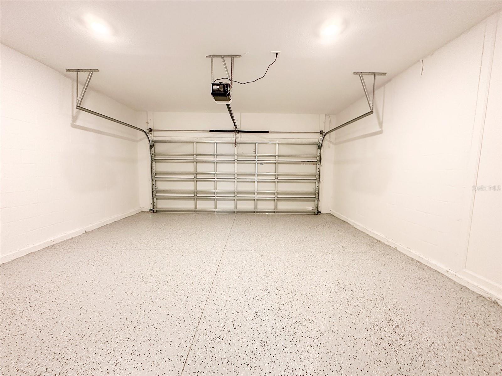 CHAMPIONS POINTE - Residential Lease