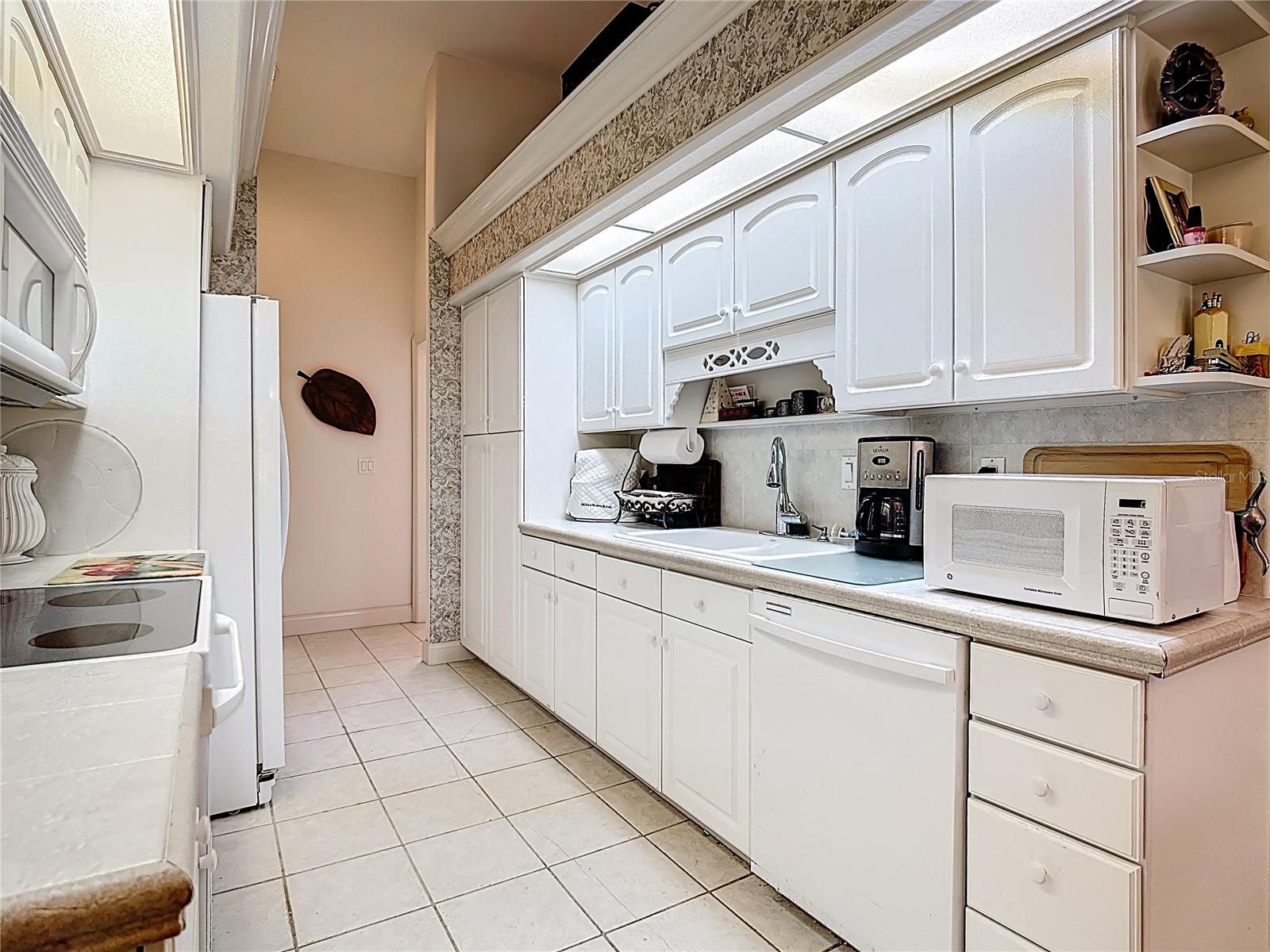 LAKE BESS COUNTRY CLUB - Residential