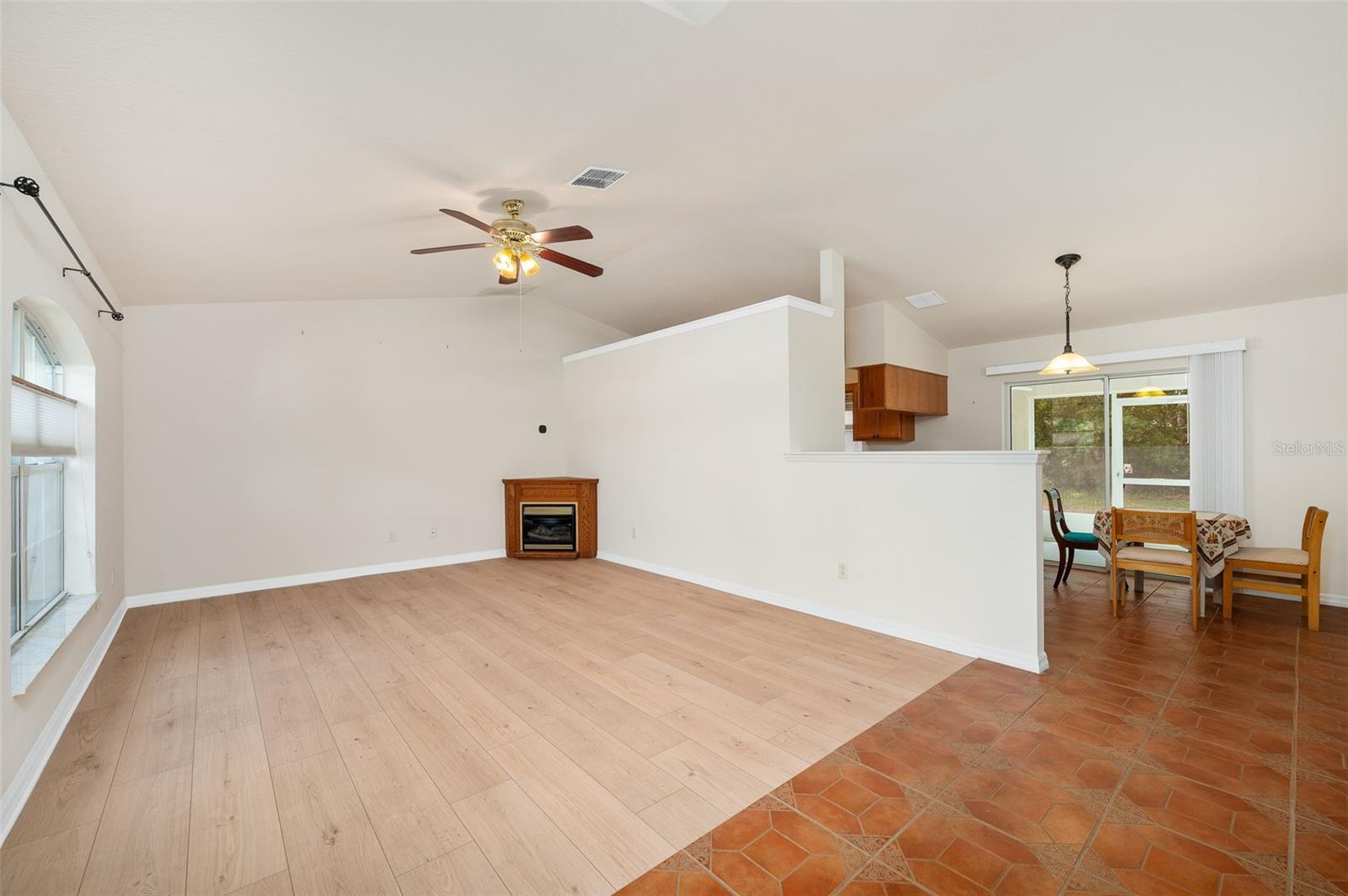 SILVER SPGS SHORES UN 10 - Residential