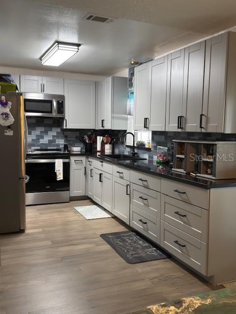 HICKORY LAKE ESTATES - Residential