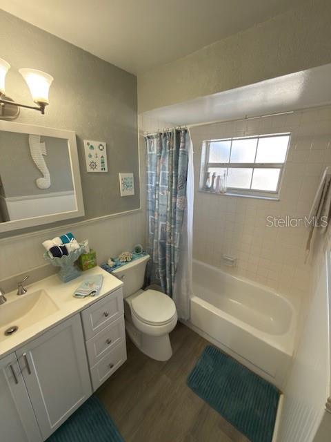 HICKORY LAKE ESTATES - Residential