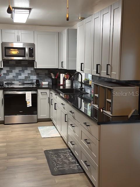 HICKORY LAKE ESTATES - Residential