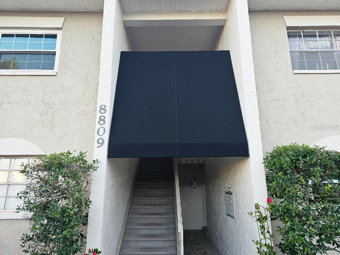 TOTALLY RENOVATED DOWNSTAIRS 1 BEDROOM UNIT IN THE WATERFRONT COMPLEX OF BAY POINTE CONDOMINIUMS. AMENITIES INCLUDE TENNIS / BASKETBALL COURT, POOL, CLUBHOUSE, LAUNDRY ROOM, ASSIGNED PARKING, AND ASSIGNED DOCKS, SO BRING YOUR BOAT. MINIMUM LEASE PERIOD IS 12 MONTHS, ONE SMALL PET, UNDER 25 POUNDS, NON AGGRESIVE BREED ONLY. MOVE IN READY.