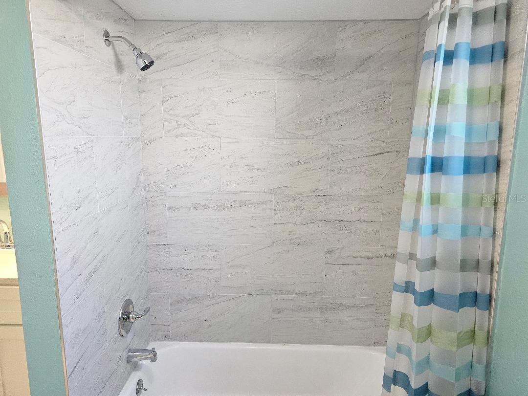 BAY POINTE WATERFRONT CONDOS - Residential Lease