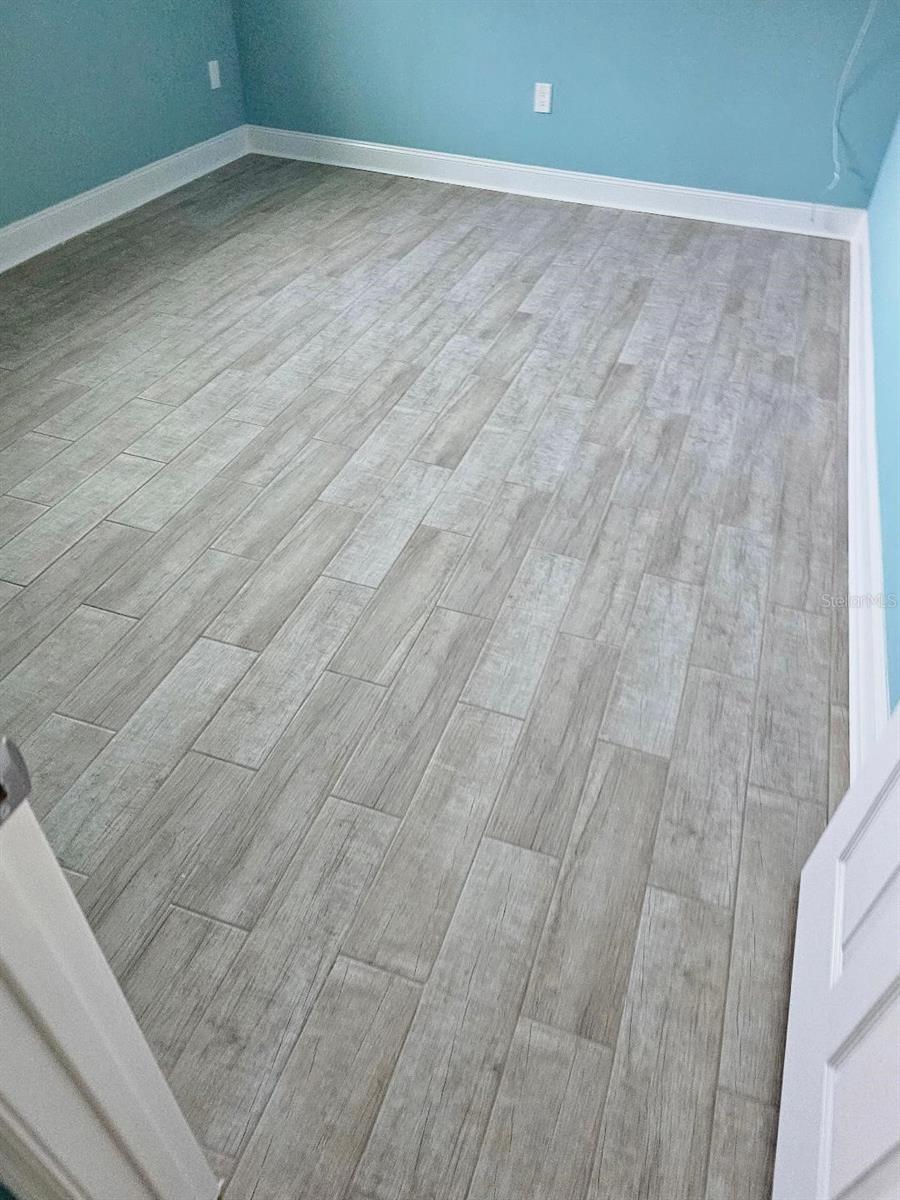 BAY POINTE WATERFRONT CONDOS - Residential Lease