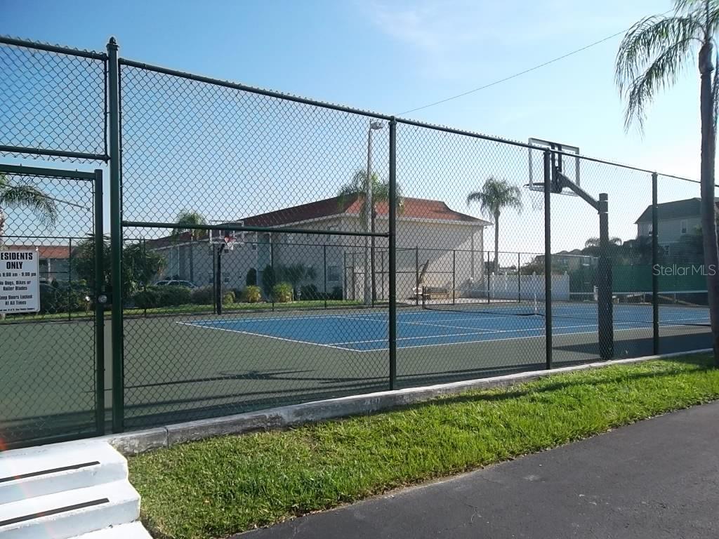 BAY POINTE WATERFRONT CONDOS - Residential Lease