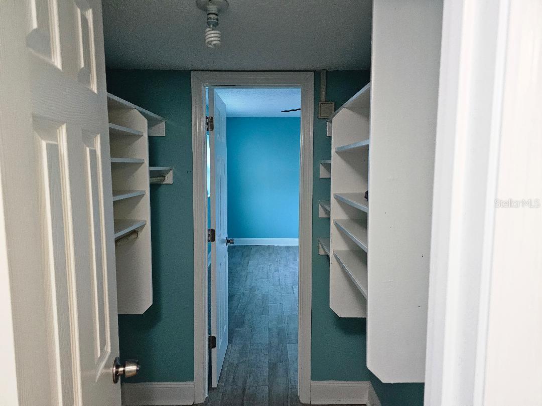 BAY POINTE WATERFRONT CONDOS - Residential Lease