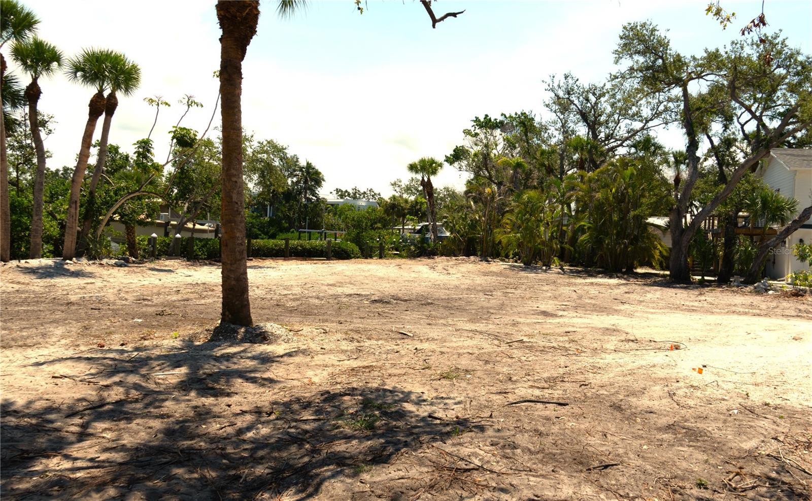 THE SANDERLING CLUB - Land