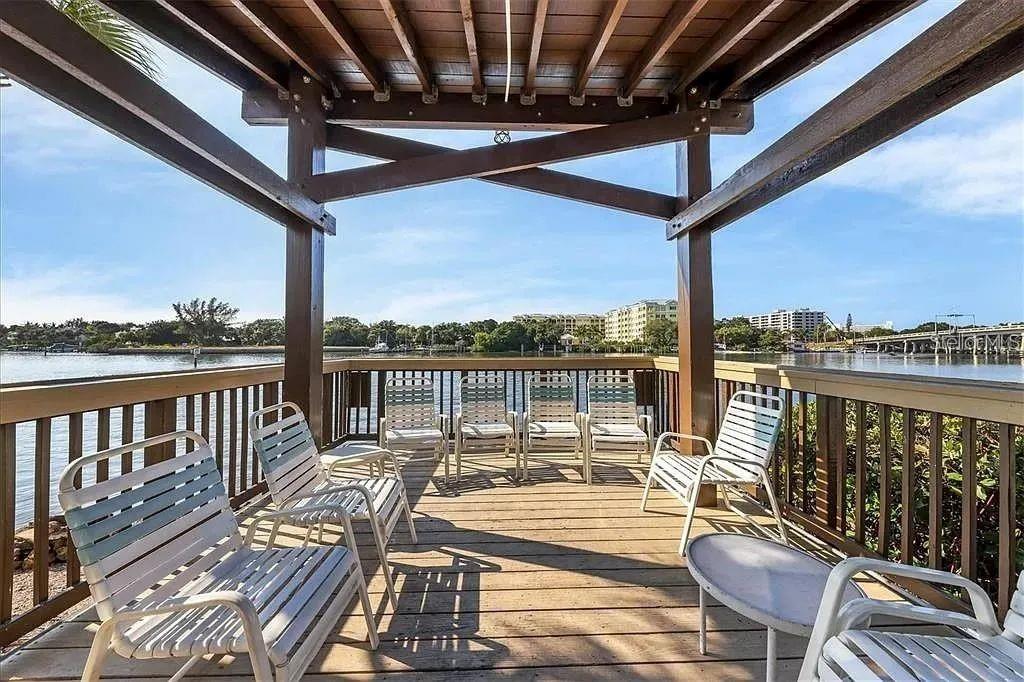 CASTEL DEL MARE - Residential Lease