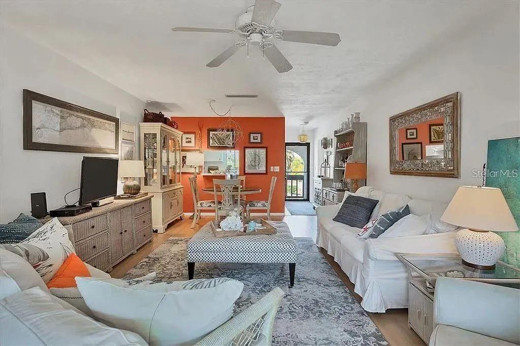 CASTEL DEL MARE - Residential Lease