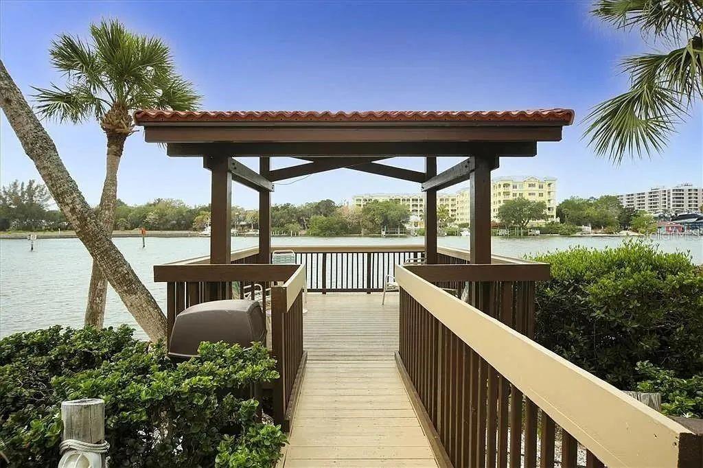 CASTEL DEL MARE - Residential Lease