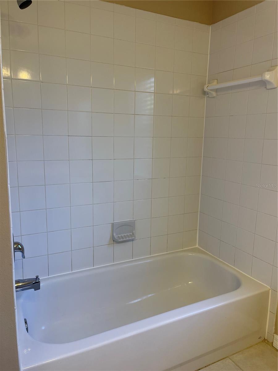 MEADOW POINTE PARCEL 17 UNIT 1 - Residential Lease