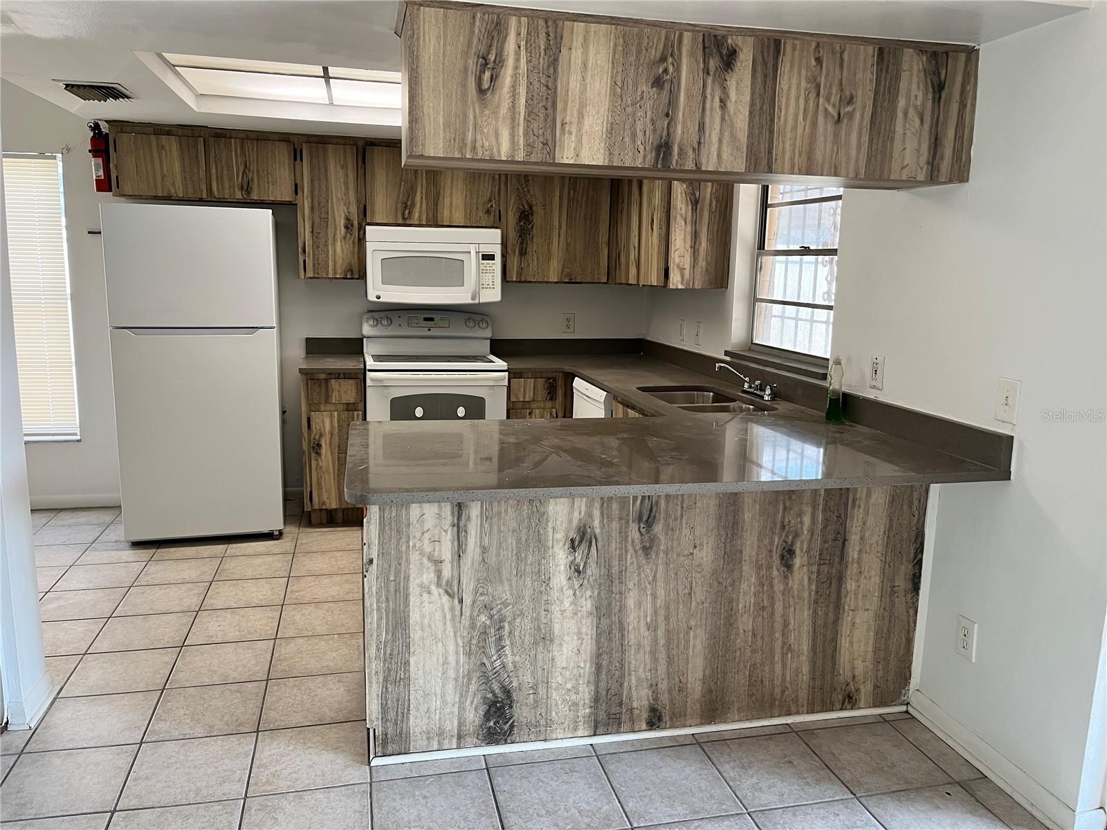 RIVERDALE SUB PH 2 - Residential Lease