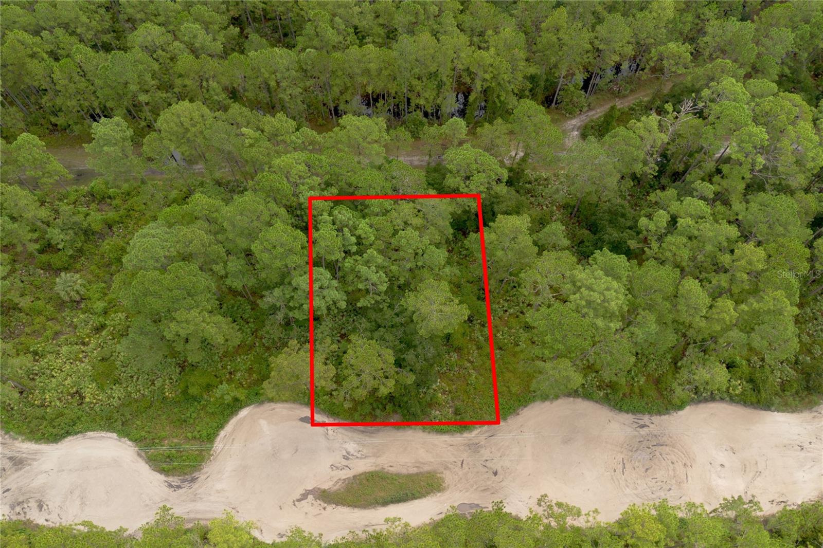 Daytona Park Estates lot that is not in the Flood Zone! This is a great location for your new home with nearly a quarter acre of land in an underdeveloped area of the community. Imagine having your brand new home here. We even have builders who can make your dream a reality. Call today!