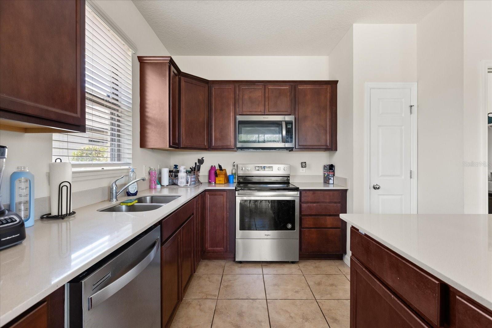 1825 CAYMAN COVE CIRCLE