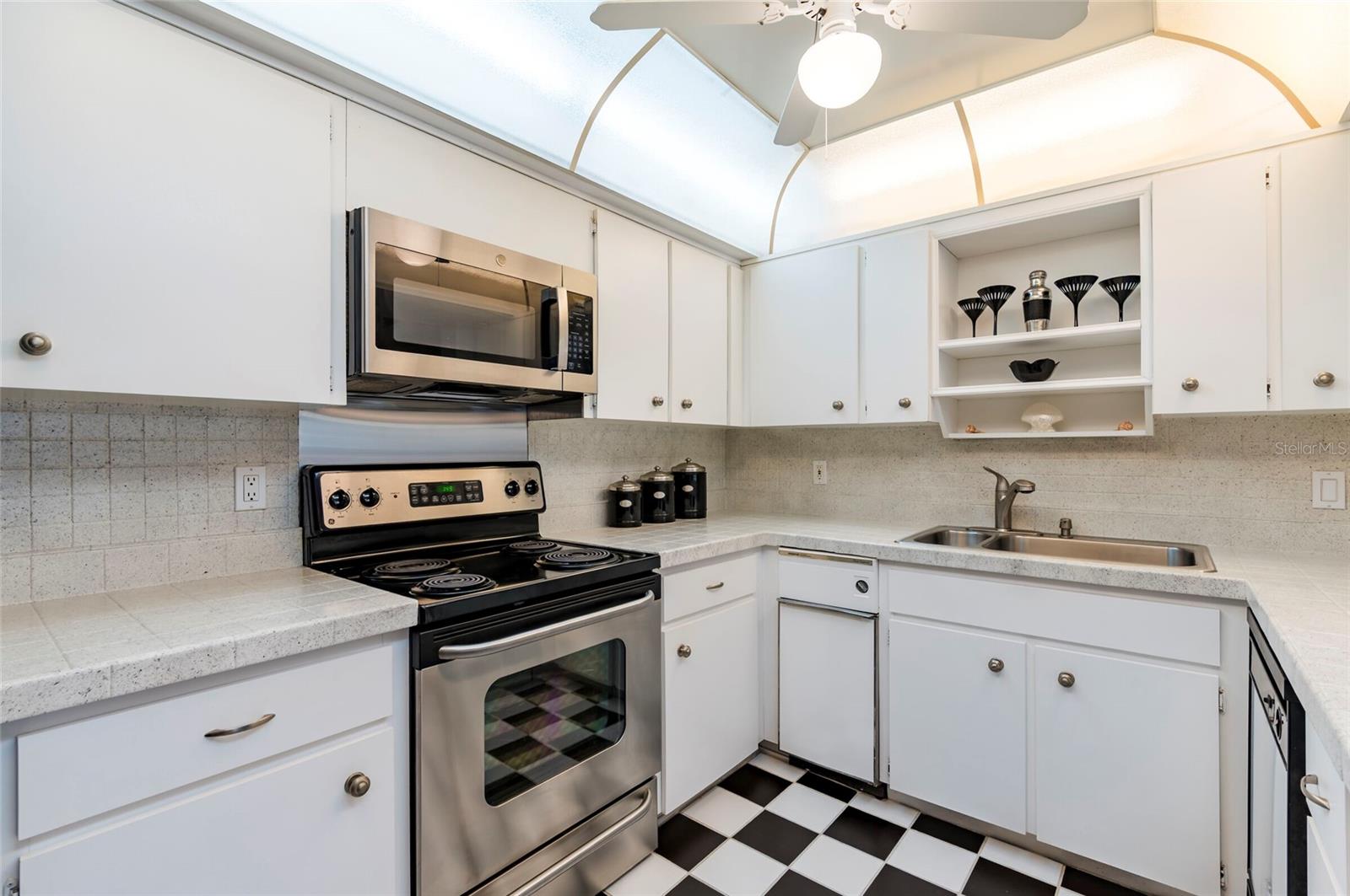 SAND KEY CONDO-SOUTH BEACH 1460 UNIT 511 - Residential