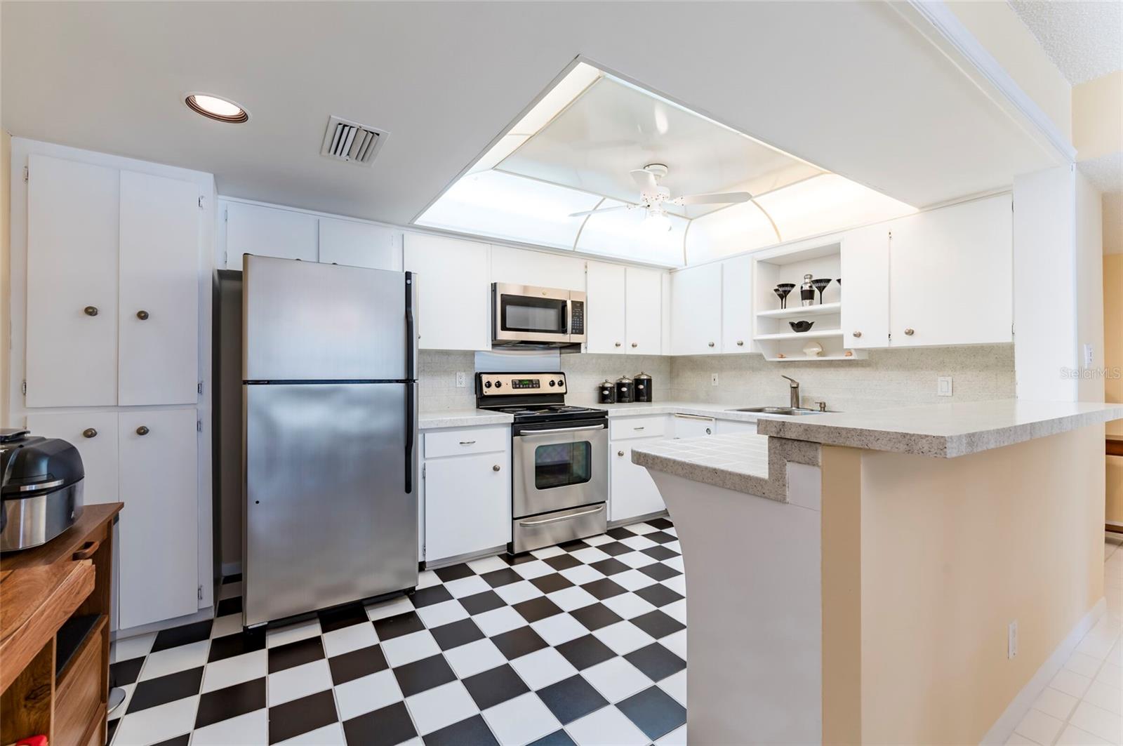 SAND KEY CONDO-SOUTH BEACH 1460 UNIT 511 - Residential