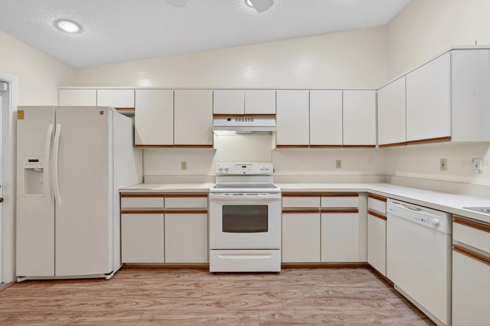 LAKE FOREST & LAKE FOREST NORTH - Residential