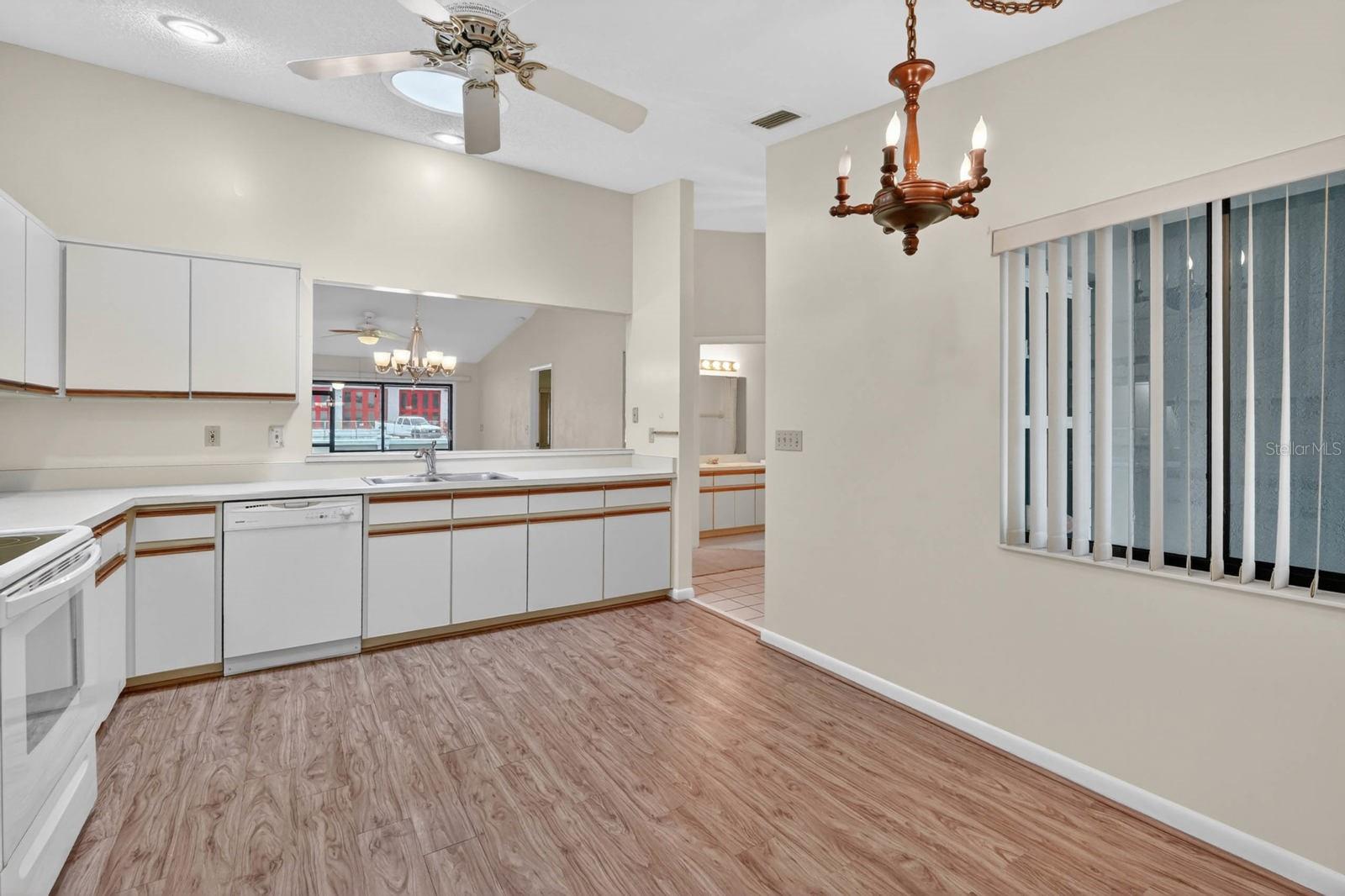 LAKE FOREST & LAKE FOREST NORTH - Residential