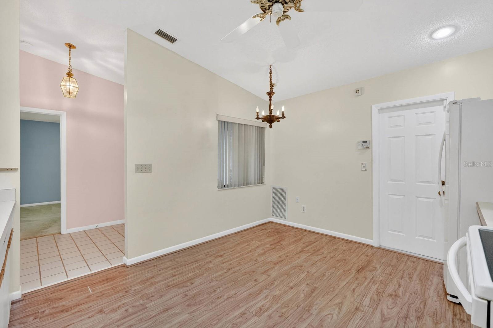 LAKE FOREST & LAKE FOREST NORTH - Residential