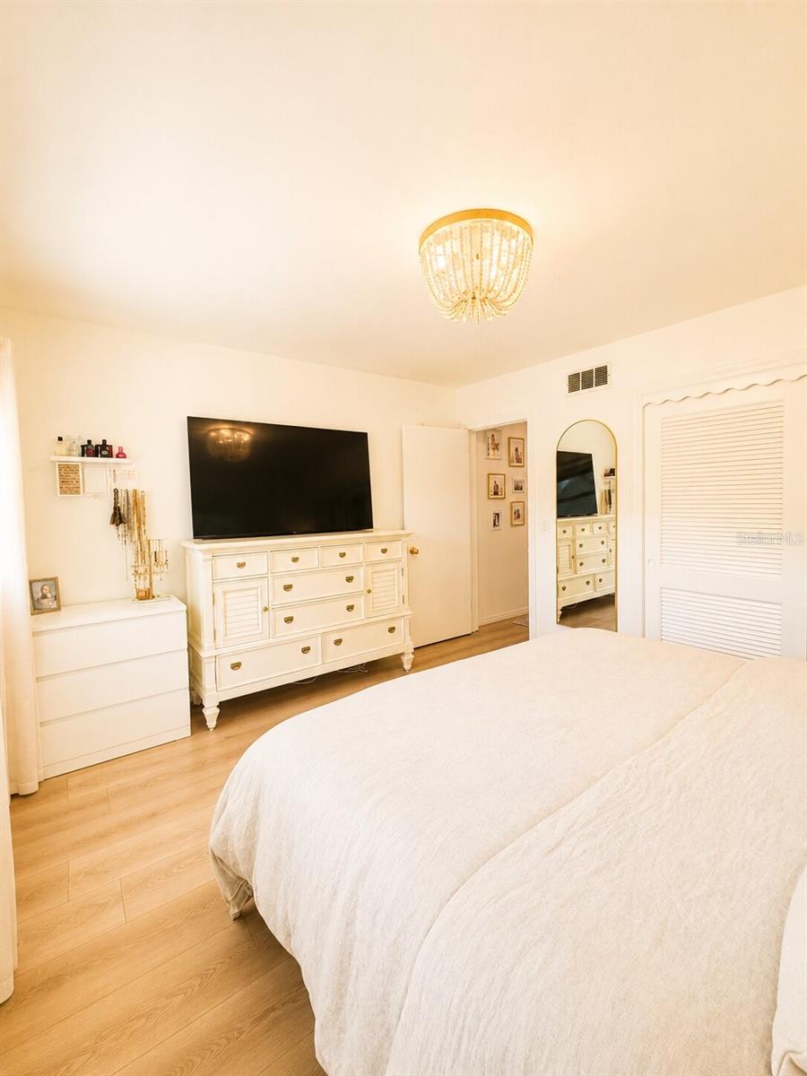MEADOW CREEK - Residential