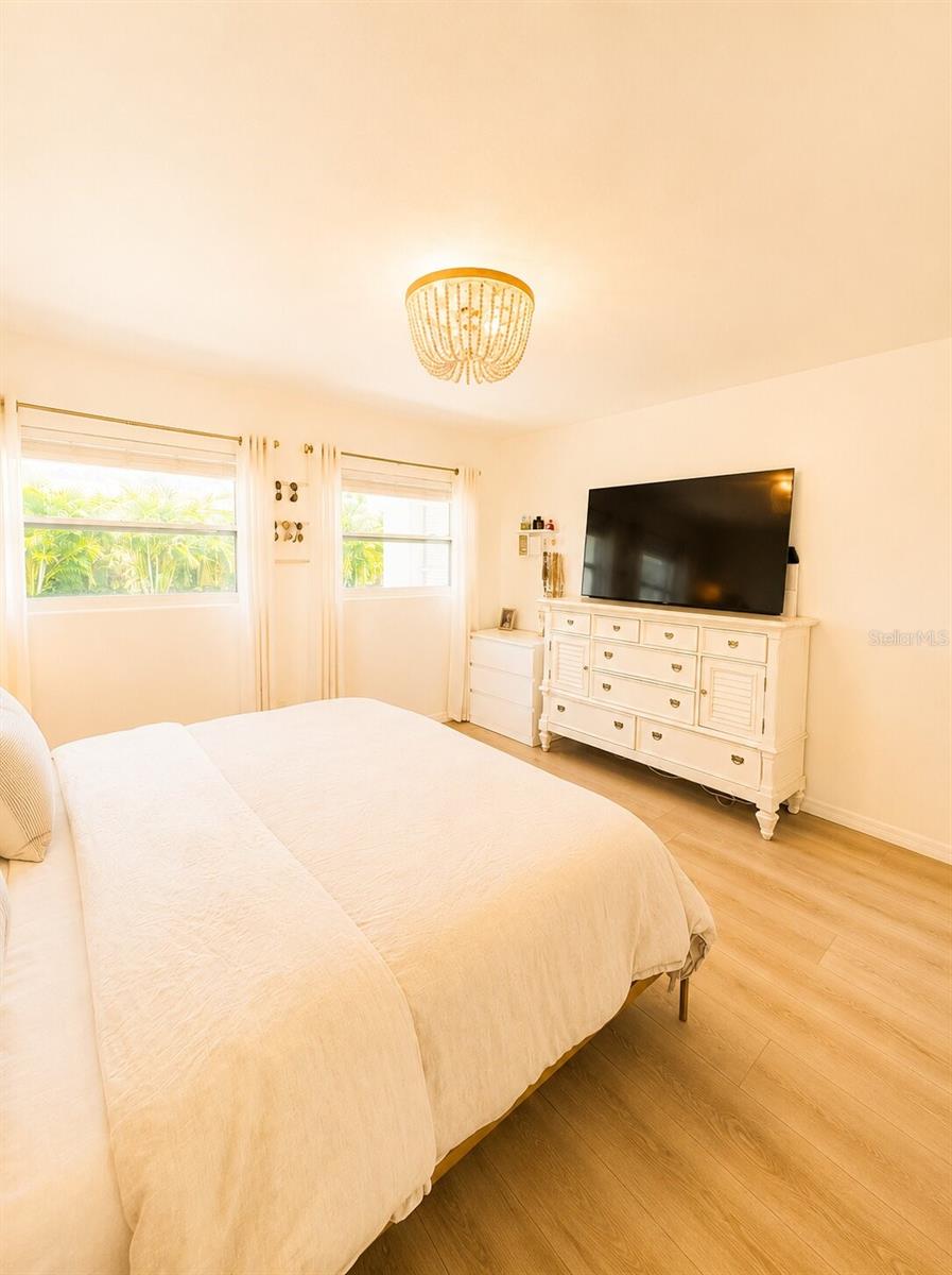 MEADOW CREEK - Residential
