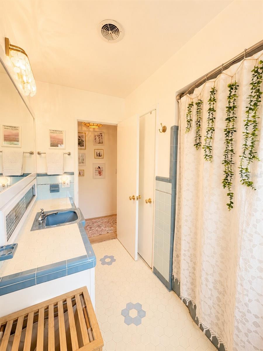 MEADOW CREEK - Residential
