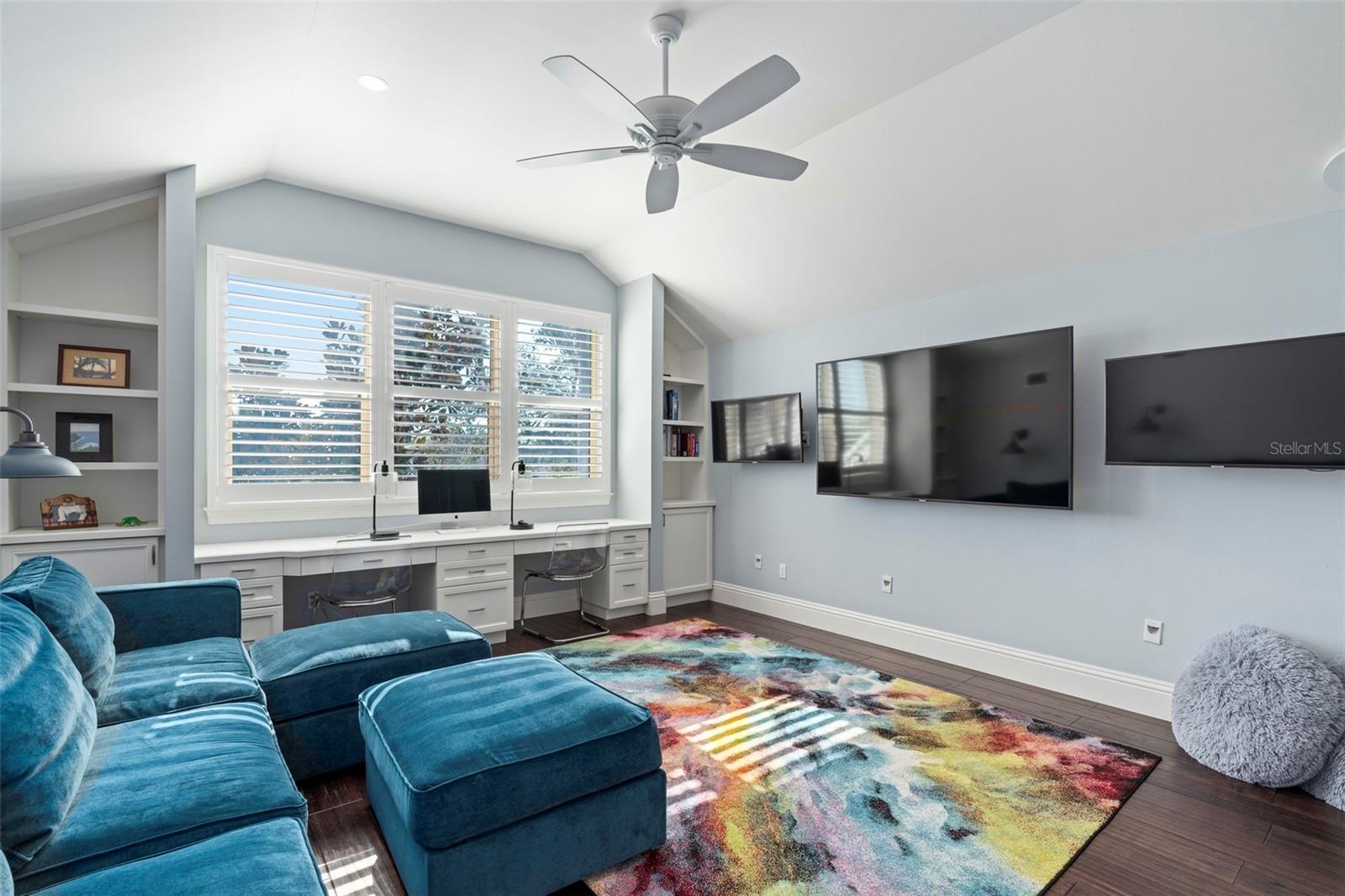 BENEVA OAKS - Residential