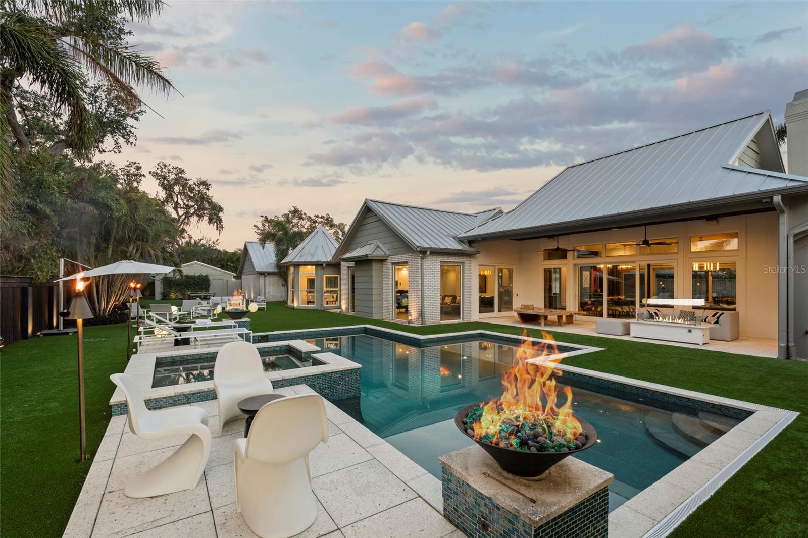 BENEVA OAKS - Residential