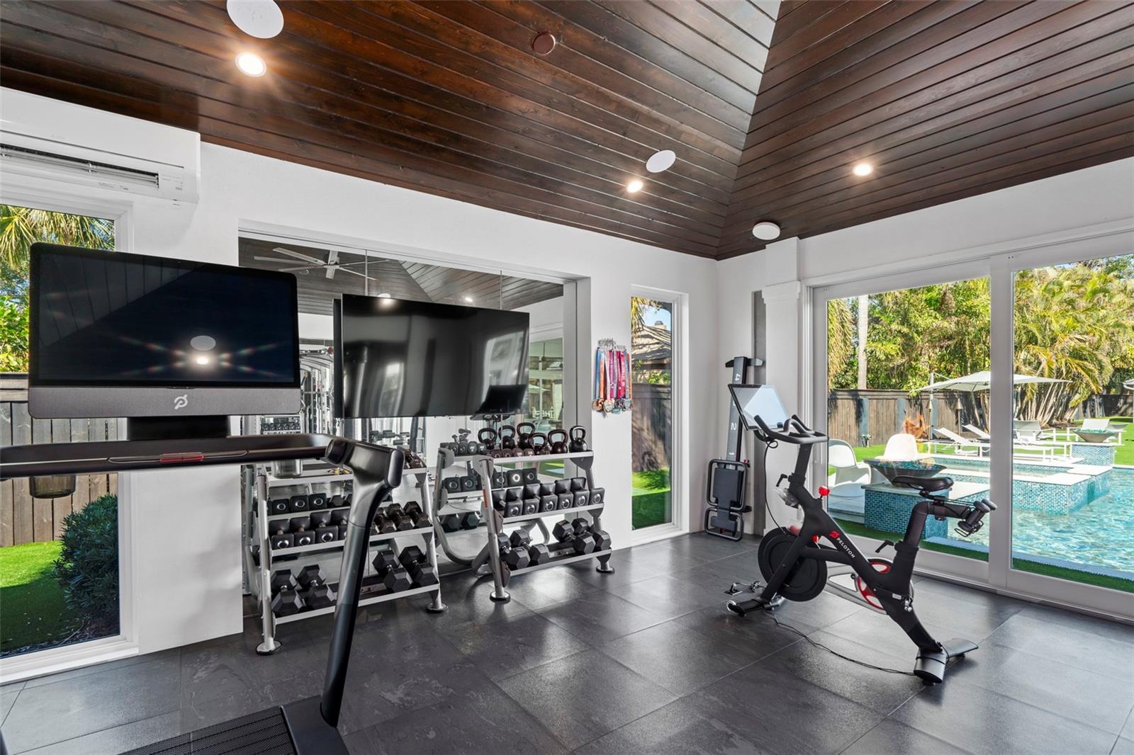 BENEVA OAKS - Residential