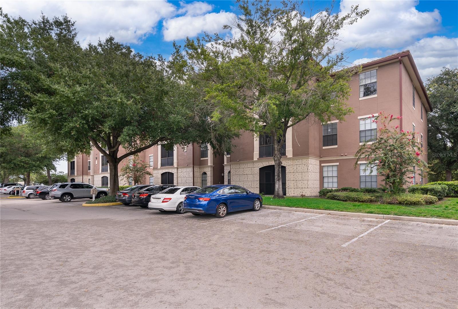 6141 METROWEST BOULEVARD 305