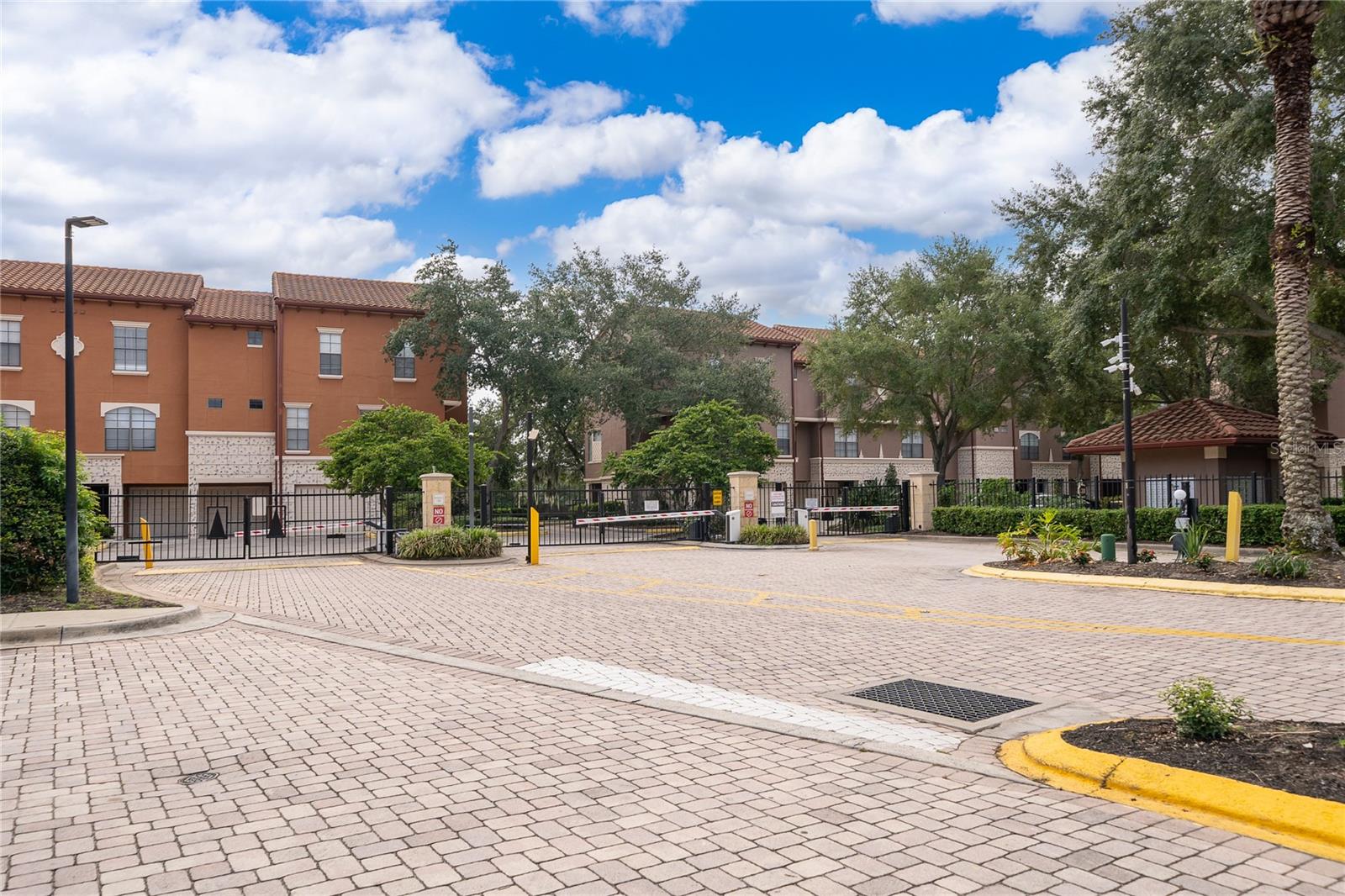6141 METROWEST BOULEVARD 305