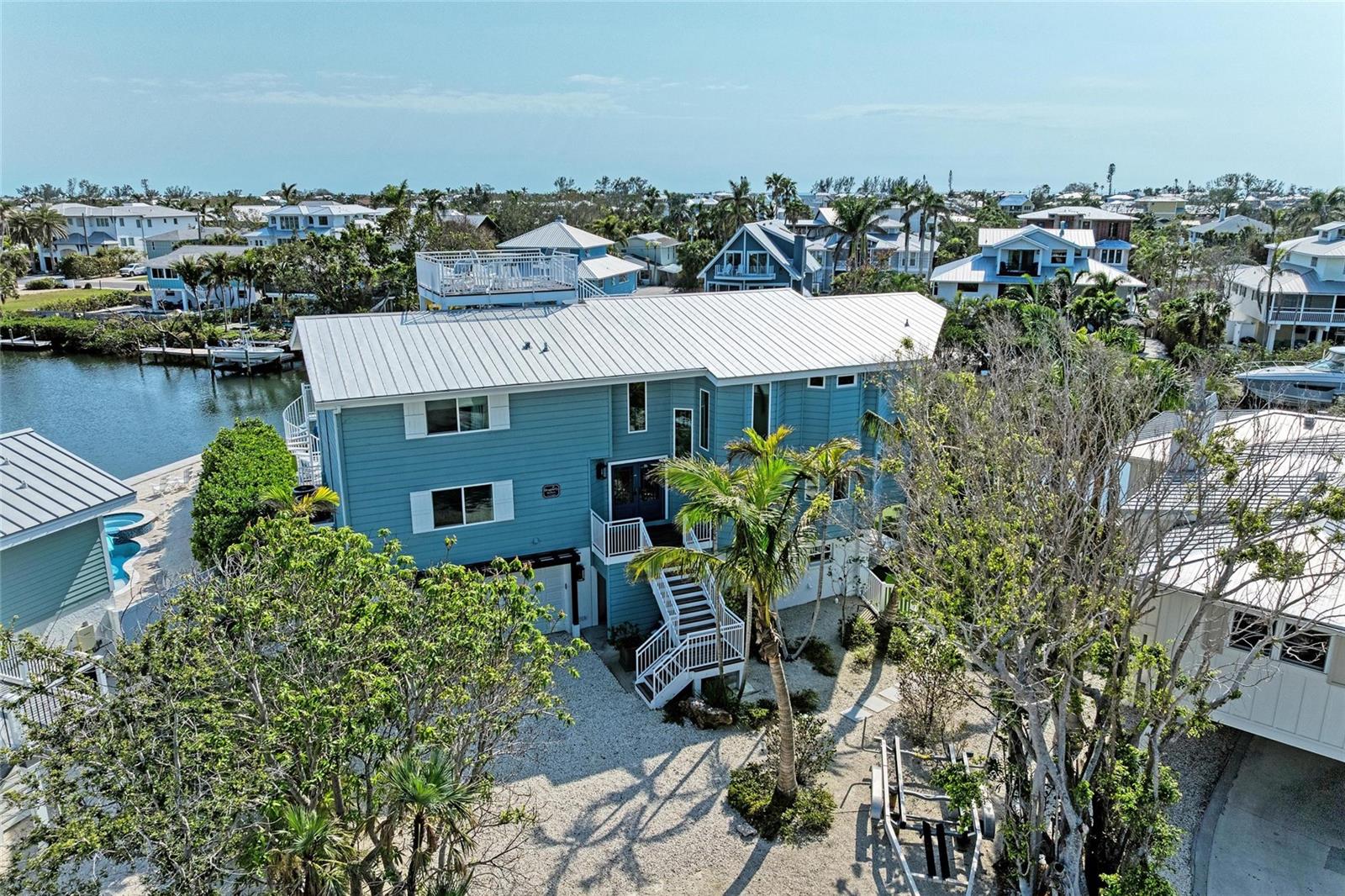 511 LOQUAT DRIVE