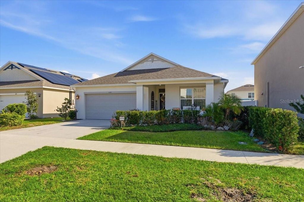 Photo of 1109 Brimstone Circle, Winter Haven, FL 33884 (MLS # L4957925)