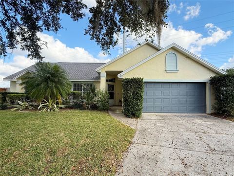 Photo of 132 Robbins Rest Circle, Davenport, FL 33896 (MLS # O6370257)